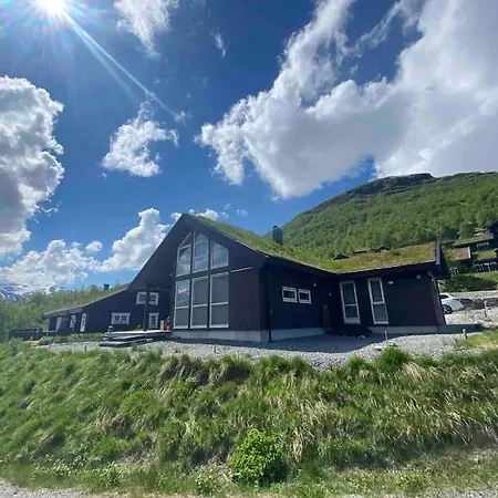 Holiday home Nyere Flott Med In/out Pa Overoye
