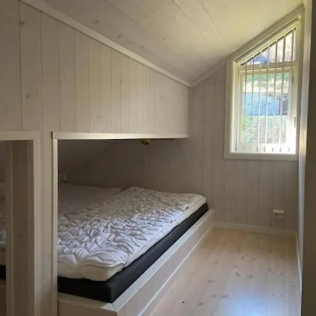 Holiday home Nyere Flott Med In/out Pa Overoye