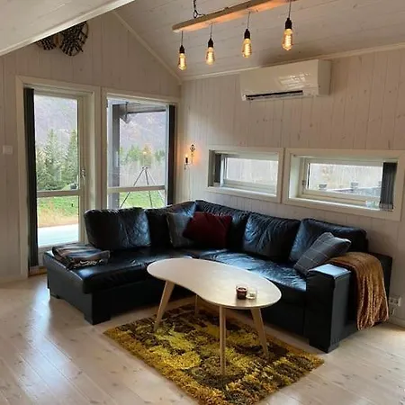 Nyere Flott Med In/out Pa Overoye Ferienhaus Stordal